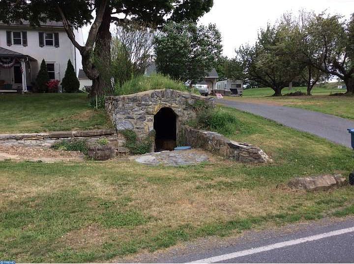 2nd image of 5220 Pottsville Pike