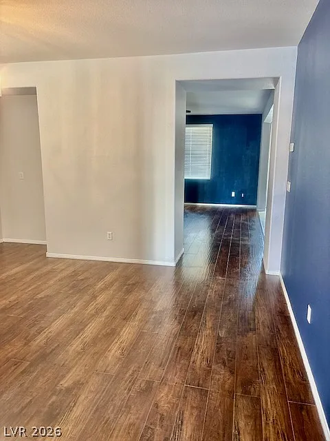 5 bed, 3.0 bath, 2695 sqft, $2,995 — Photo 2