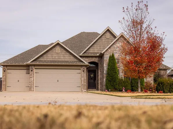 5805 W Murfield Dr, Rogers, AR 72758