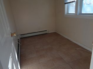 33 Hoffman Dr, Kings Park, NY 11754