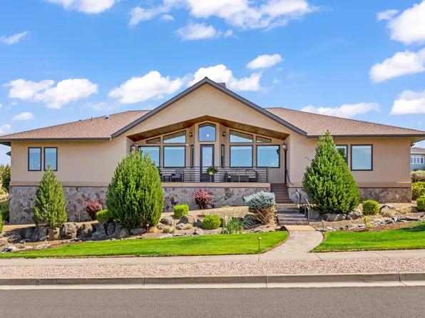 373 SE Manzanita Dr, Madras, OR 97741