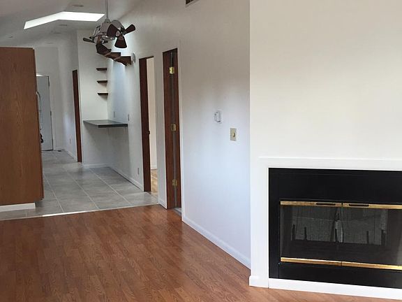 3rd image of 1451 Caroline Ave