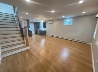 28-19 Ditmars Blvd #1, Astoria, NY 11105