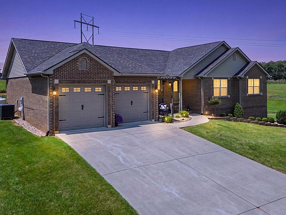 3rd image of 604 Whisper Woods Dr