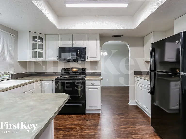 3423 SE 8th Pl — Photo 7