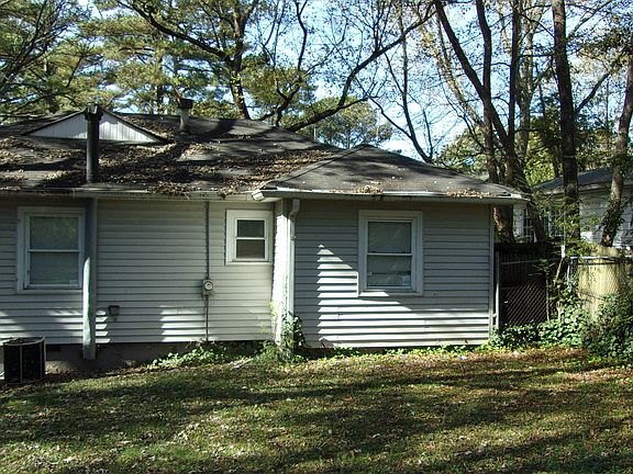2nd image of 1124 Lindridge Dr NE