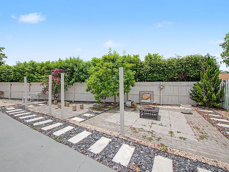 8464 Lake Worth Rd — Photo 24