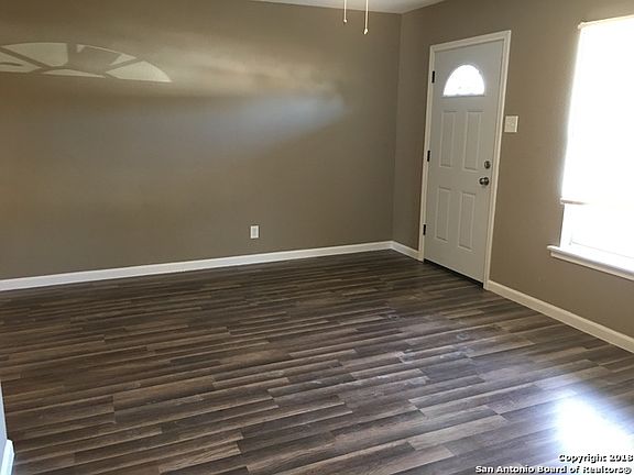 4th image of 326 General Krueger Blvd