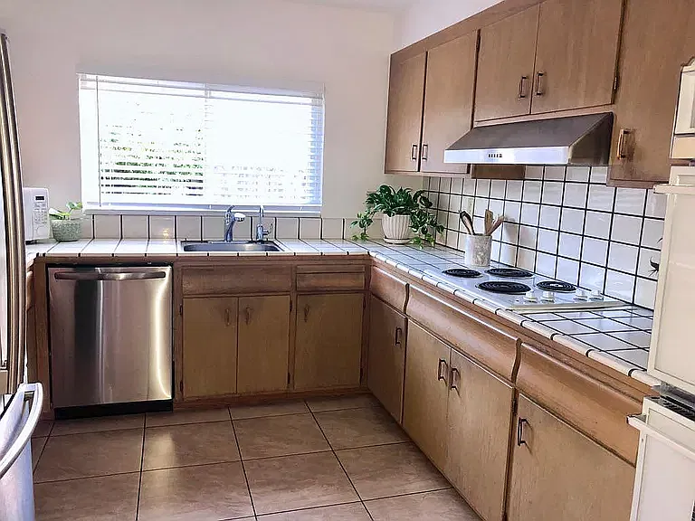 4 bed, 1880 sqft, $6,000 — Photo 4