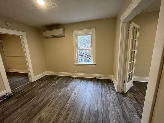2nd image of 2423 Falls St Front 2421