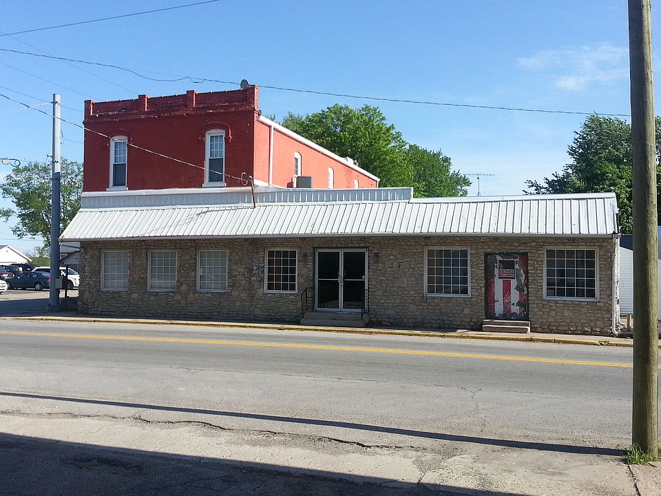 2nd image of 101 W Main St