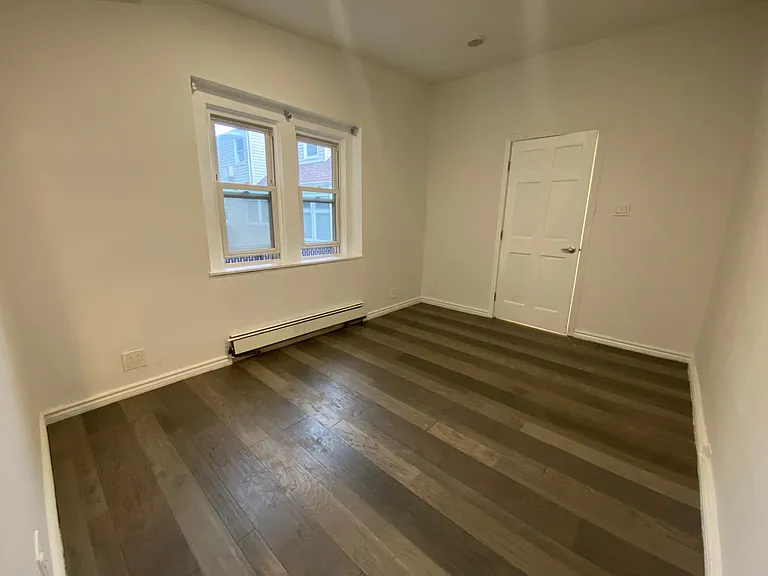 335 Hudson Ave — Photo 4