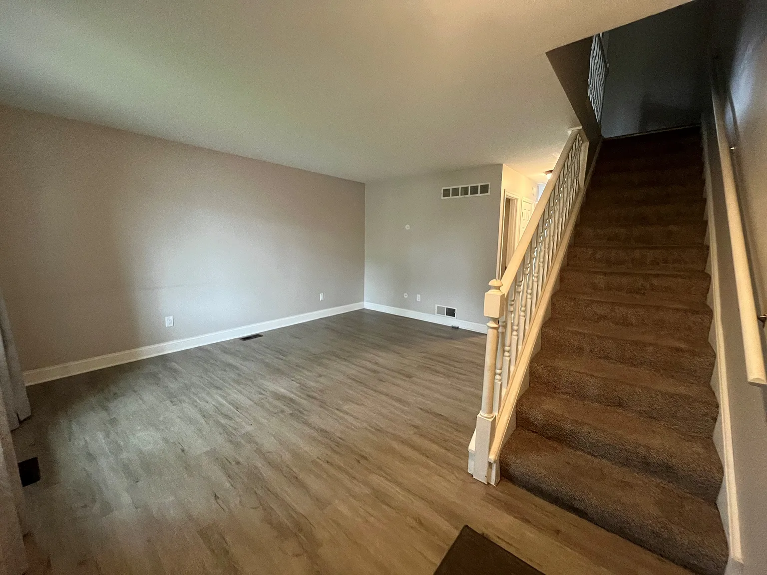 2 bed, 1437 sqft, $2,100 — Photo 2