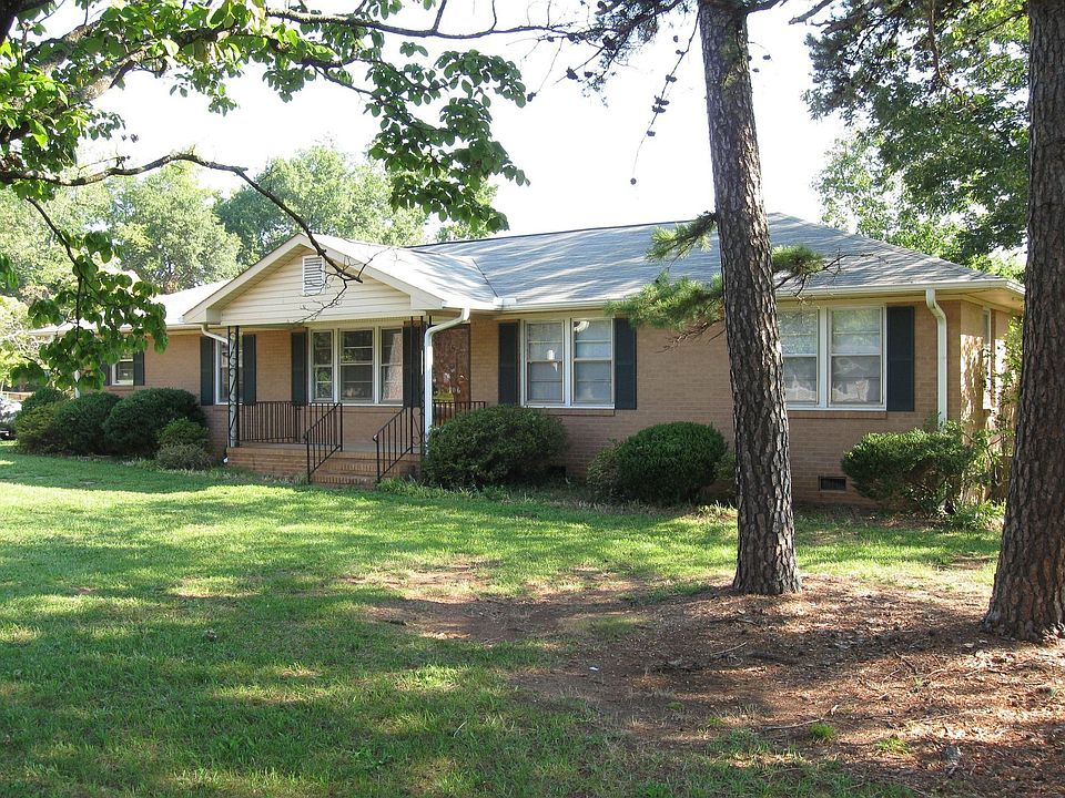 1st image of 306 Pine Knoll Dr