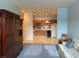 9322 Richmond Rd UNIT 322, West Milford, NJ 07480