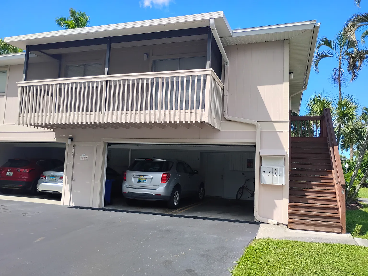 2 bed, 1.5 bath, 896 sqft, $1,450 — Photo 1
