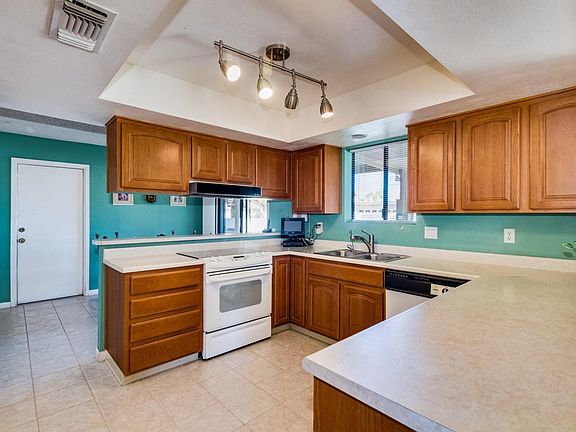 Spacious Kitchen