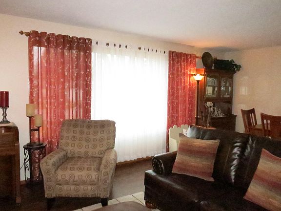 3rd image of 605 8th Ave S