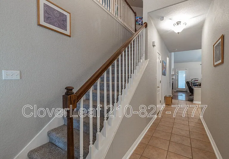 551 Ginsberg Dr — Photo 5