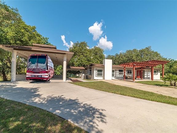 2nd image of 2215 Bow Ln