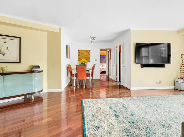 18 Charlton St Unit 9A, New York, NY 10014