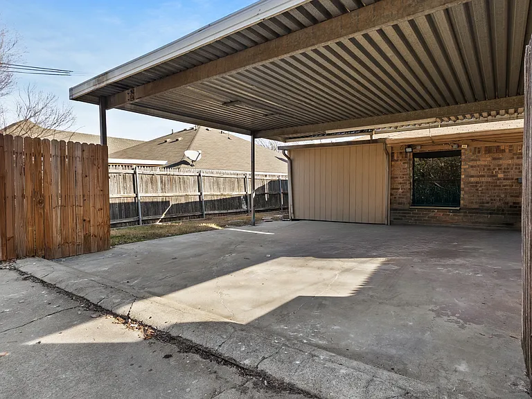 5351 Northridge Blvd — Photo 16
