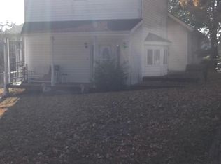 1233 Sandstone Ln, Dandridge, TN 37725