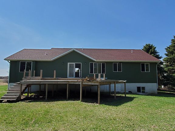 4th image of 45144 Wildwood Dr