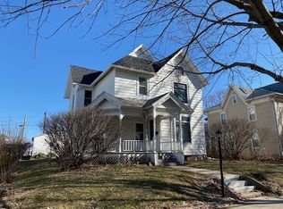 321 E Locust St, Lanark, IL 61046