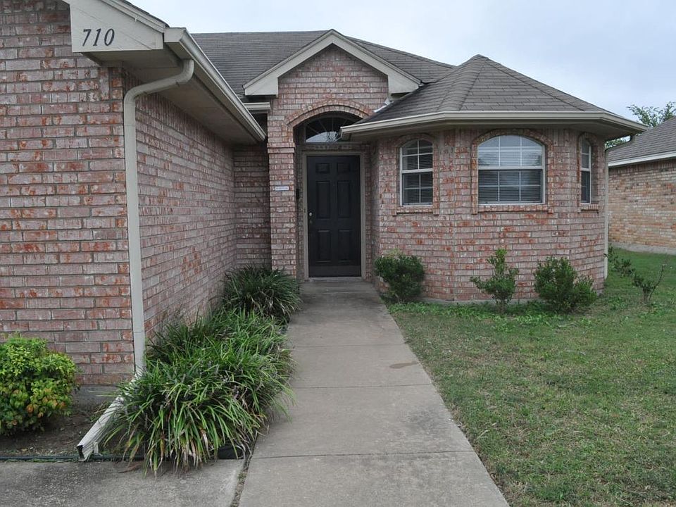 1st image of 710 Stanford Dr