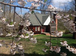 1040 Tracy Meadows Dr, Westminster, MD 21158