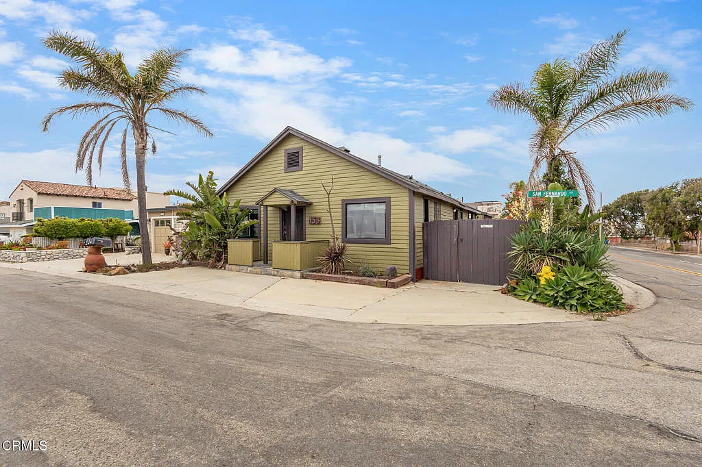 3 bed, 1.0 bath, 1200 sqft, $4,250 — Photo 2