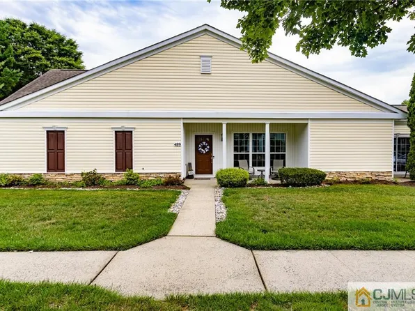 489 Skylark Dr, Monroe Township, NJ 08831