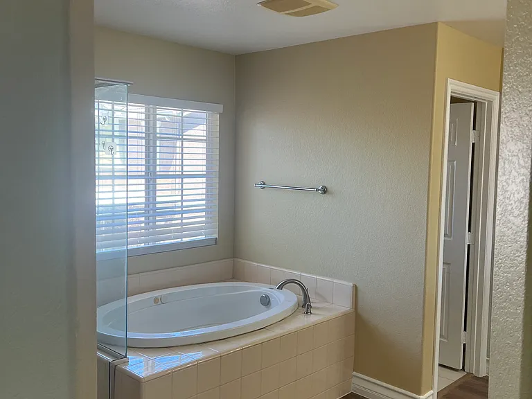 Mast bathroom