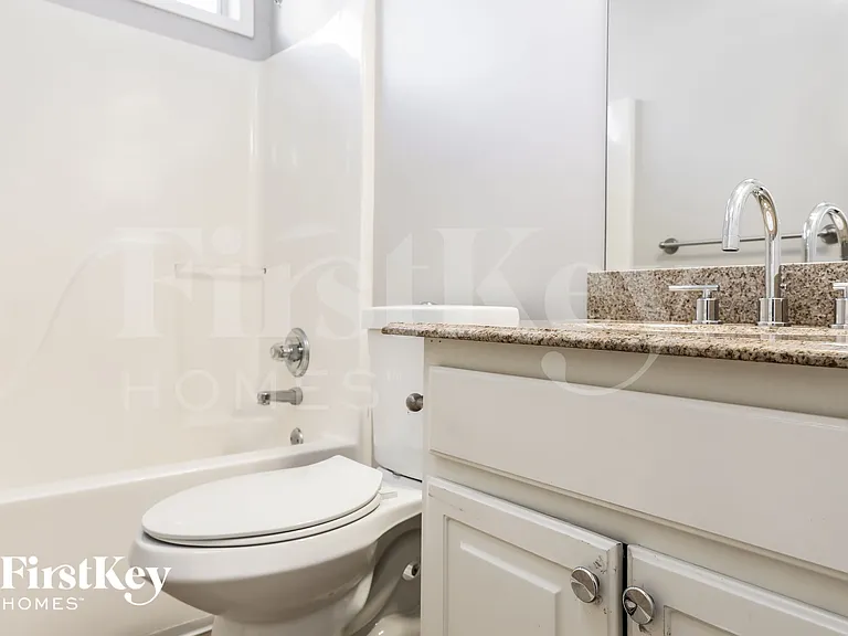 120 Grayview Ct — Photo 17