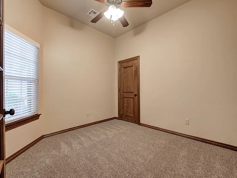 18520 Haslemere Ln — Photo 29