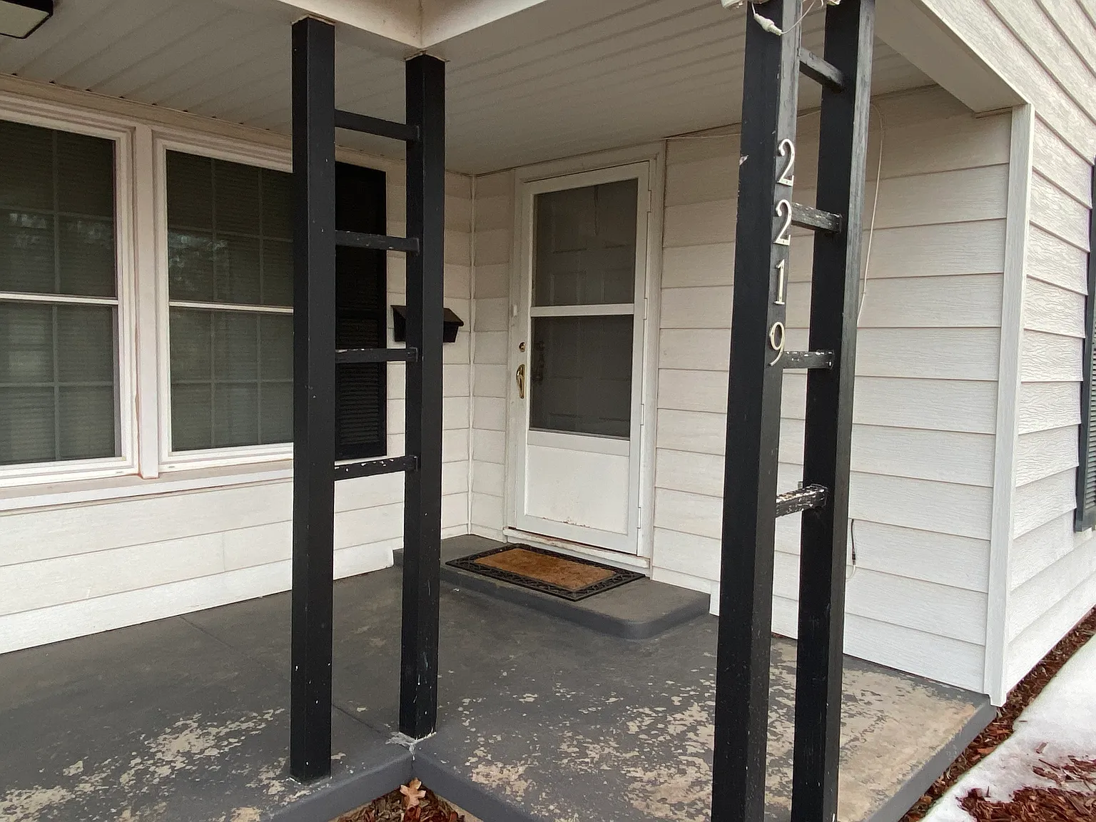 3 bed, 1723 sqft, $2,100 — Photo 2
