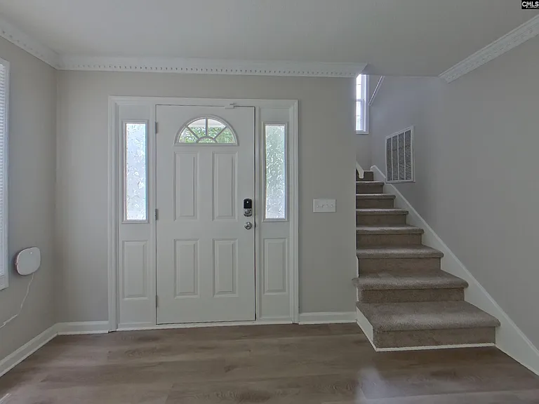 337 Montclaire Ln — Photo 3