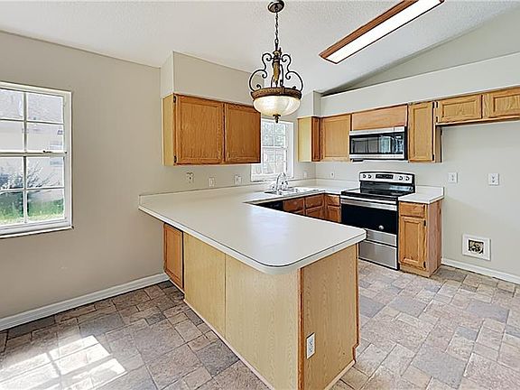 4th image of 40013 Parkinsonia St