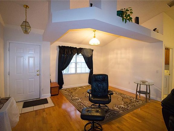 3rd image of 1881 Lorraine Way