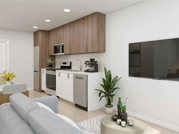 777 Station Ave #304, Langford, BC V9B 2S1