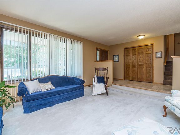 3rd image of 5704 W Chadwick Pl
