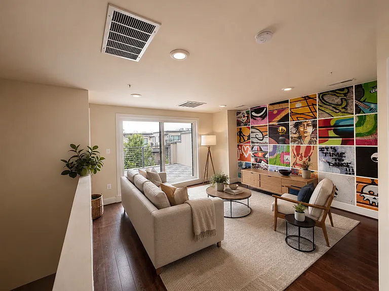 Fourth floor loft Can be used as a casual sitting space, entertaining or play area, or extended work-space.
This floor has access to the 3rd full bed/bath and large glass doors providing great natural lighting and beautiful view.