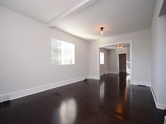 Living Room - super large