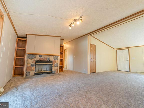 5th image of 408 Meadow Ln