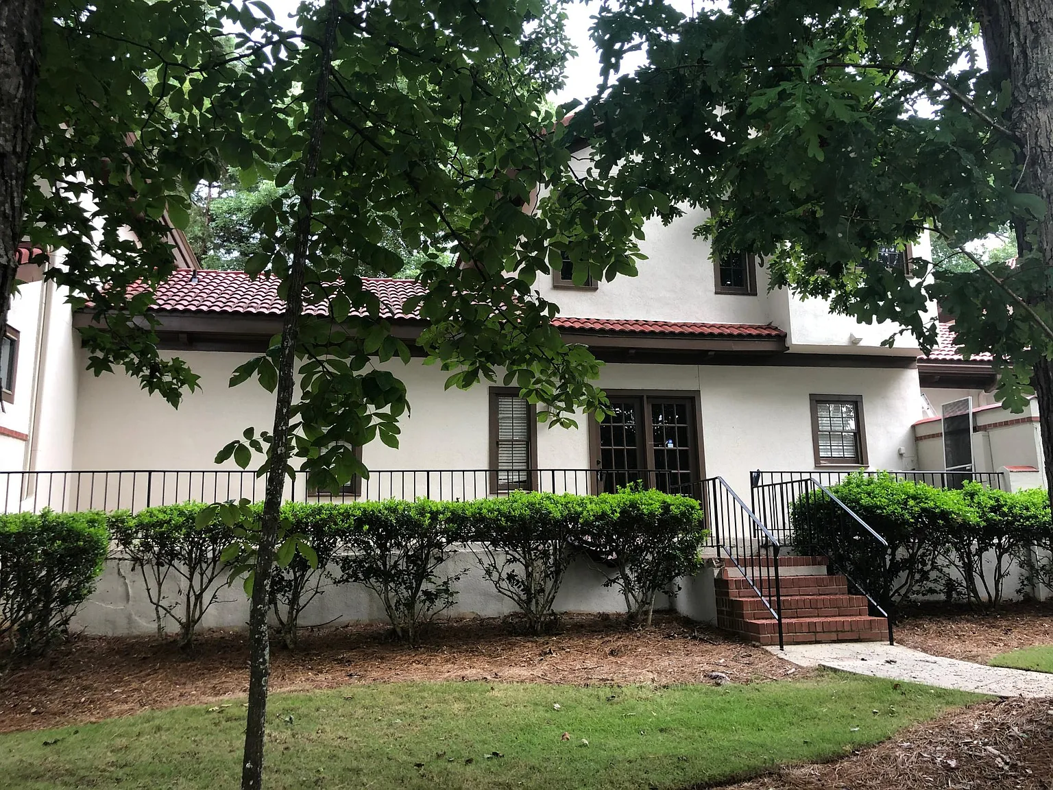 2 bed, 1826 sqft, $2,250 — Photo 2