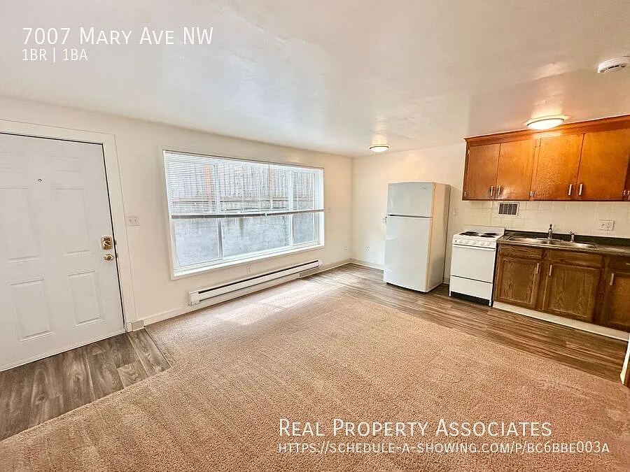Spacious 1-Bedroom with Plenty of Storage Right in Ballard! — Photo 4