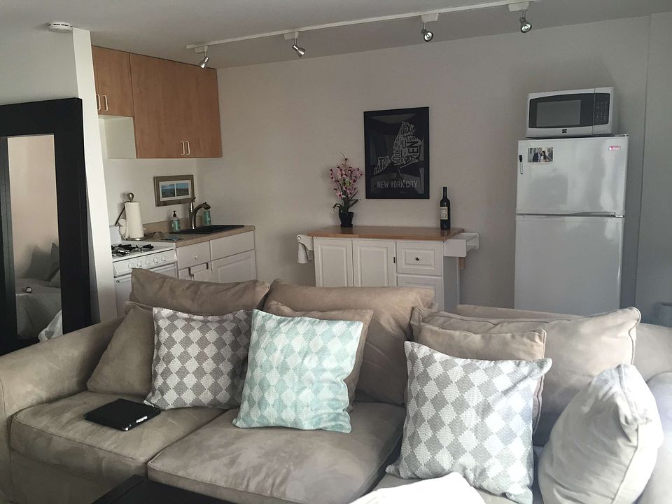 1st image of 160 E 33rd St APT 3