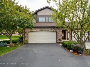 1872 Golf View Dr, Bartlett, IL 60103