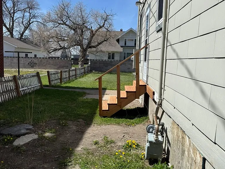 818 3rd Ave N — Photo 24